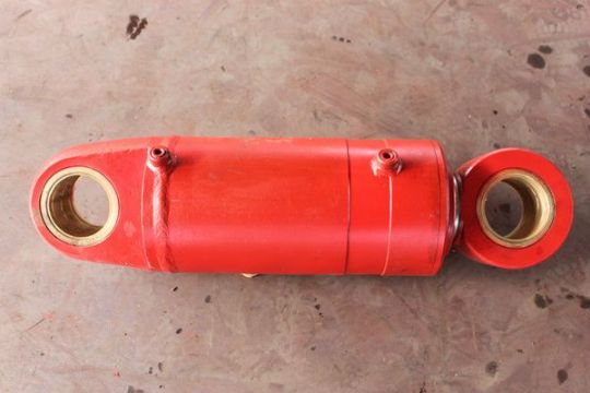 點擊查看詳細信息<br>標題：150JA后支撐油缸 閱讀次數：2785