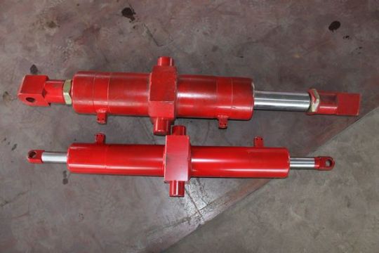 點擊查看詳細信息<br>標題：轉載機平衡油缸 閱讀次數：2178