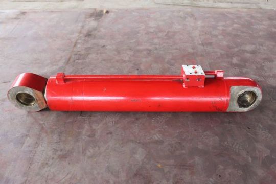 點擊查看詳細信息<br>標題：230截割頭升降油缸 閱讀次數(shù)：1781