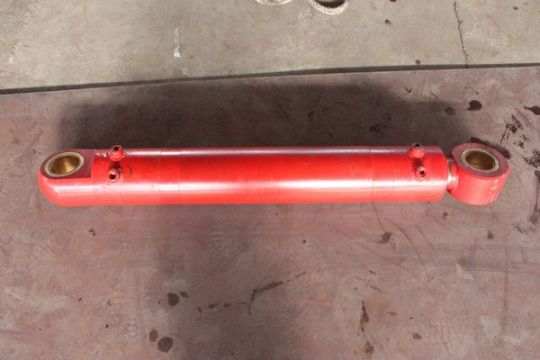 點擊查看詳細信息<br>標題：230截割頭回轉(zhuǎn)油缸 閱讀次數(shù)：1810